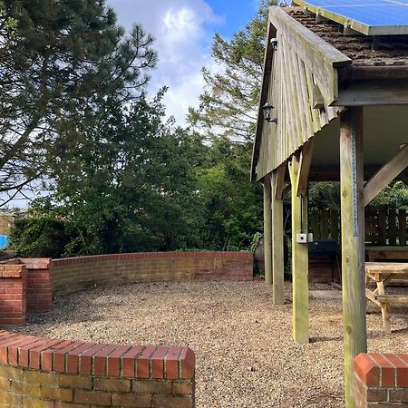 Spacious 6-Bed Home, Near The Norfolk Broads Clippesby Extérieur photo
