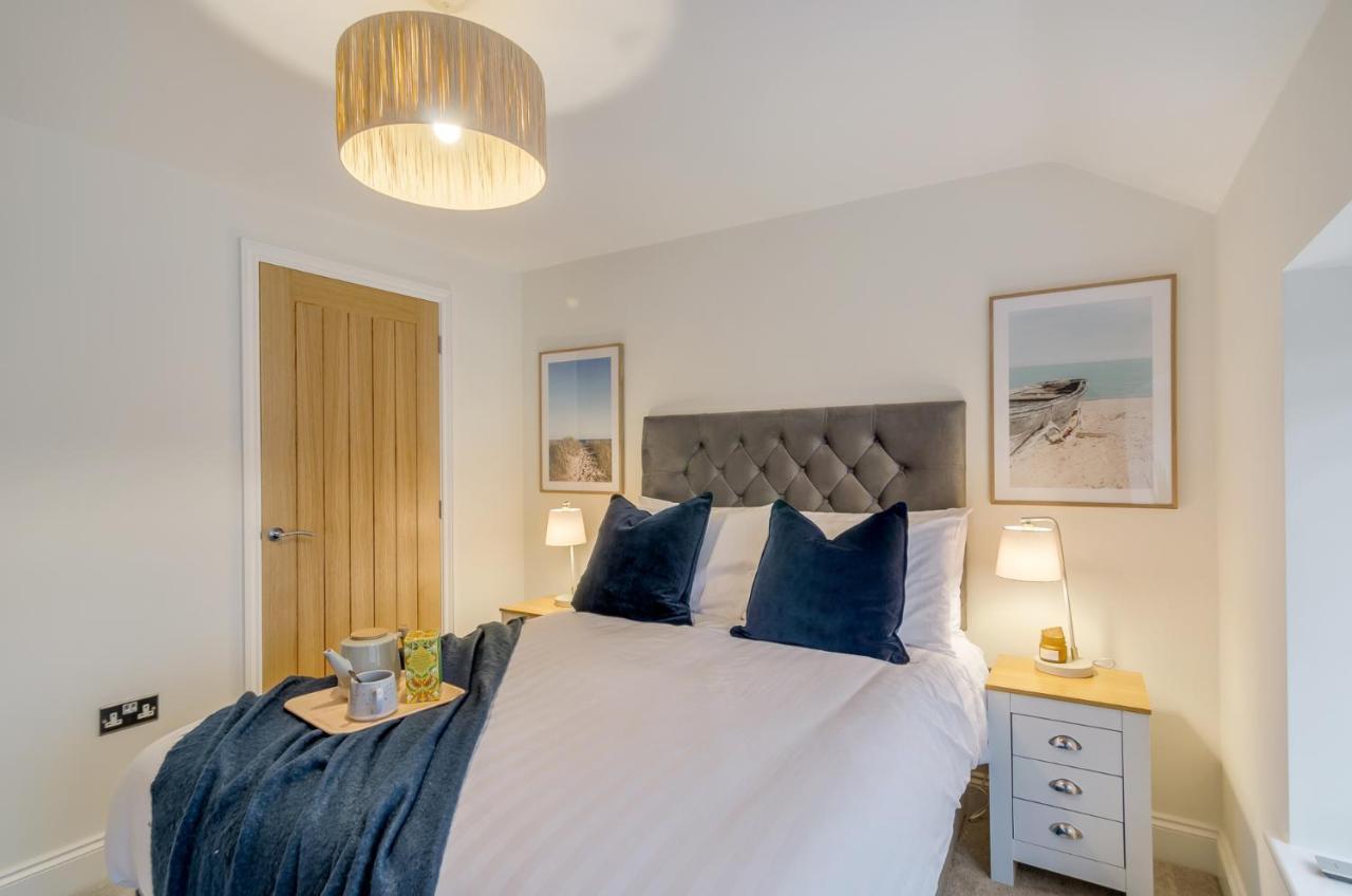Spacious 6-Bed Home, Near The Norfolk Broads Clippesby Extérieur photo