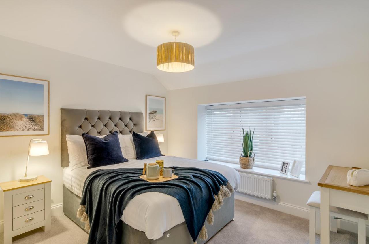 Spacious 6-Bed Home, Near The Norfolk Broads Clippesby Extérieur photo