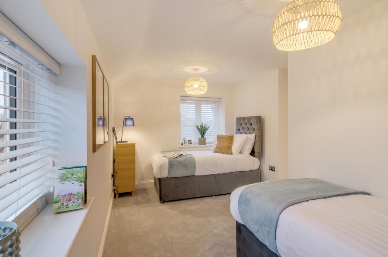Spacious 6-Bed Home, Near The Norfolk Broads Clippesby Extérieur photo