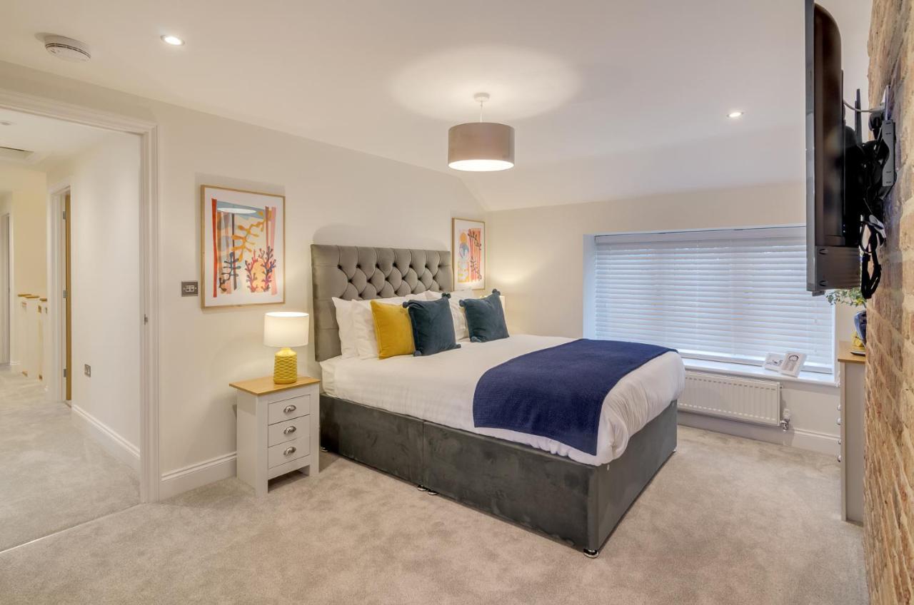 Spacious 6-Bed Home, Near The Norfolk Broads Clippesby Extérieur photo