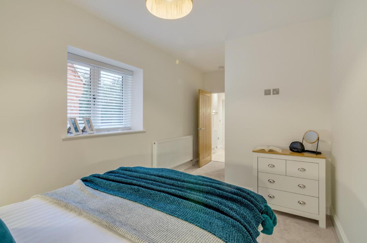 Spacious 6-Bed Home, Near The Norfolk Broads Clippesby Extérieur photo