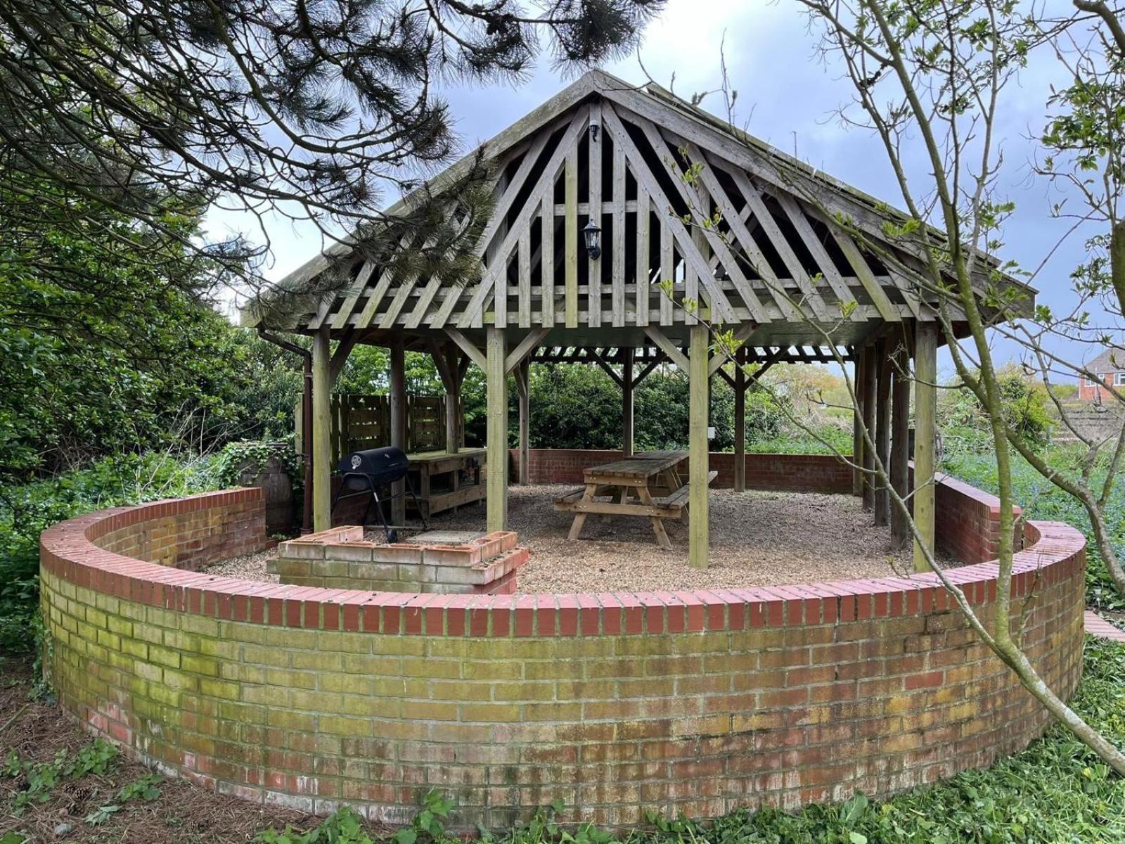 Spacious 6-Bed Home, Near The Norfolk Broads Clippesby Extérieur photo
